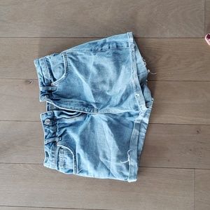 Topshop Girlfriend Jean shorts Size 8 / USA 4